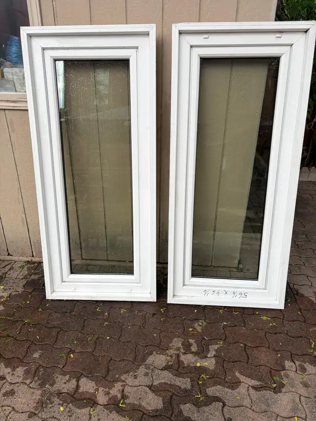 For sale : Two vinyl windows  62 in x26,7in x2,5in
