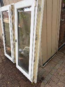 For sale : Two vinyl windows  62 in x26,7in x2,5in - Photo 2
