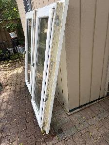For sale : Two vinyl windows  62 in x26,7in x2,5in - Photo 3
