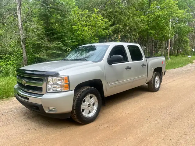 2010 Chevy Silverado 1500 z71 RUST FREE SAFTIED