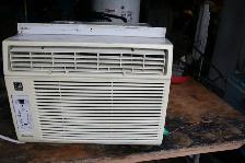Air climatisé conditionné (Clim) 12,000 btu fonctionnel Livraiso