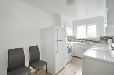 COLOC - CHAMBRE DES MAÎTRES, BEAU BALCON, VUE IMPRENABLE SUR RUE - Photo 4
