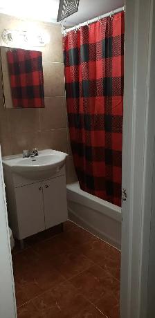 COLOC - CHAMBRE DES MAÎTRES, BEAU BALCON, VUE IMPRENABLE SUR RUE - Photo 14