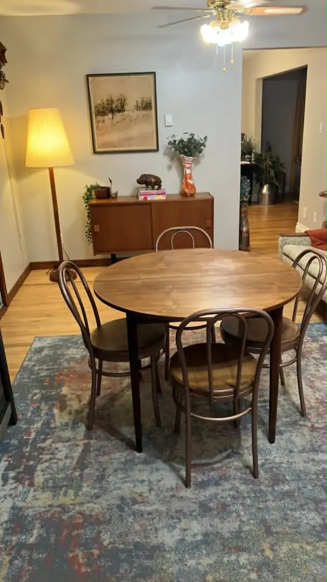 Mid century. Table teak teck / 4 chaises vintage métal   bois /