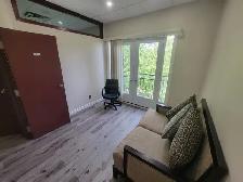 Professional Office Space for Lease in Oakville – Move-In Ready - Photo 2