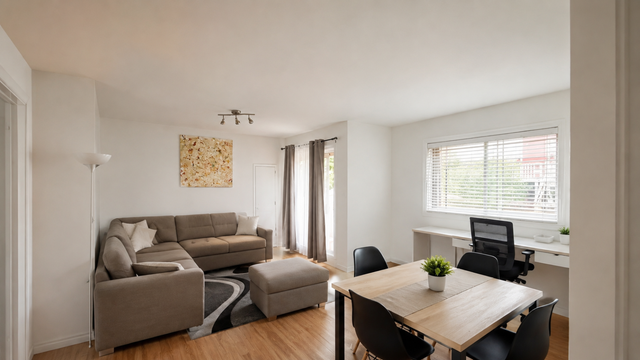 LARGE 1 BEDROOM FOR RENT – AVAILABLE NOW
