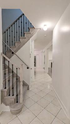 3 Bedrooms Full House in Southeast Barrie for Rent - Photo 3