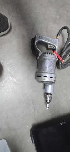Tools, drills skill saws, worm drive saw, lots of miscellaneo - Photo 6
