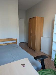 Bright ground fl room private washroom, parking @York University - Photo 5