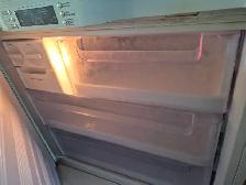 SAMSUNG 18.8 cu ft Fridge - Photo 4