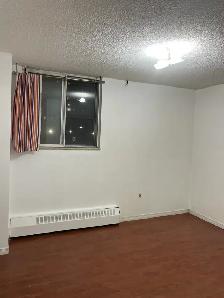 Room available in 4 Beds 1 Bath Apartment