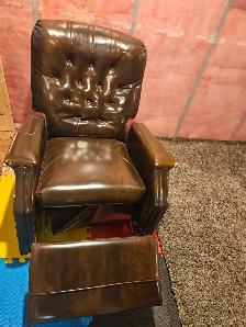 Free Brown Recliner - Photo 6