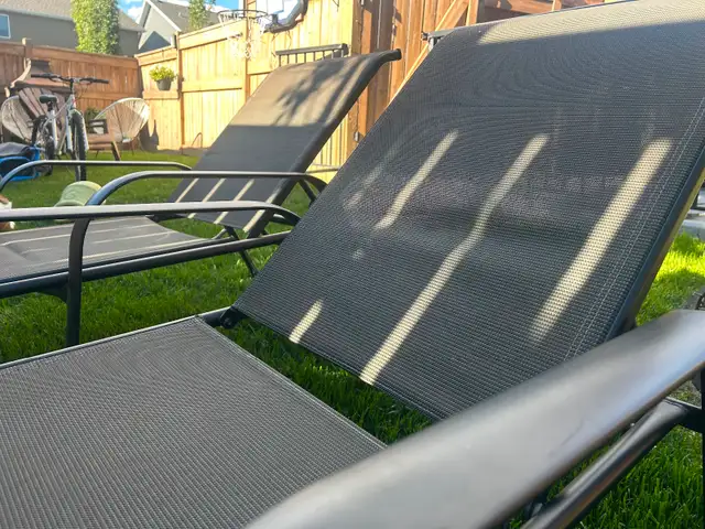 Outdoor Lounge Chairs