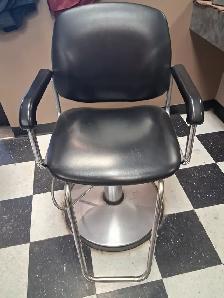 HAIR SALON CLOSING ALL FURNITURE AND FIXTURES FOR SALE - Photo 5