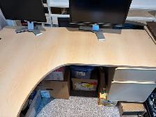 Desk, File cabinet and chairs - Photo 2