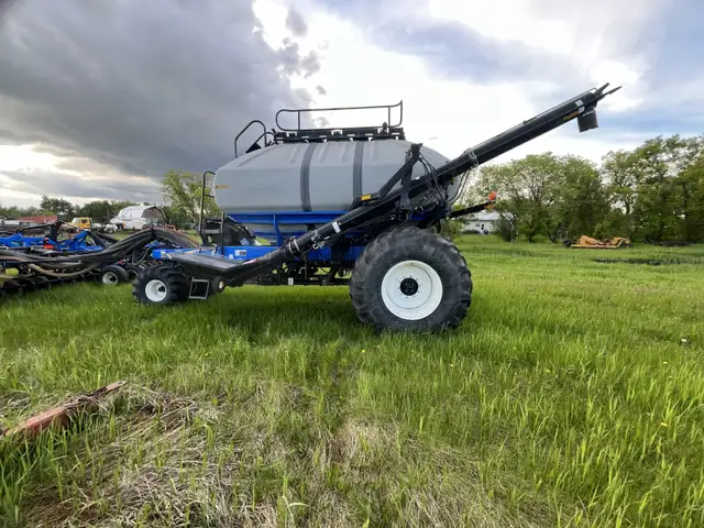 Retirement Sale - New Holland P1060/P2050 Seeder