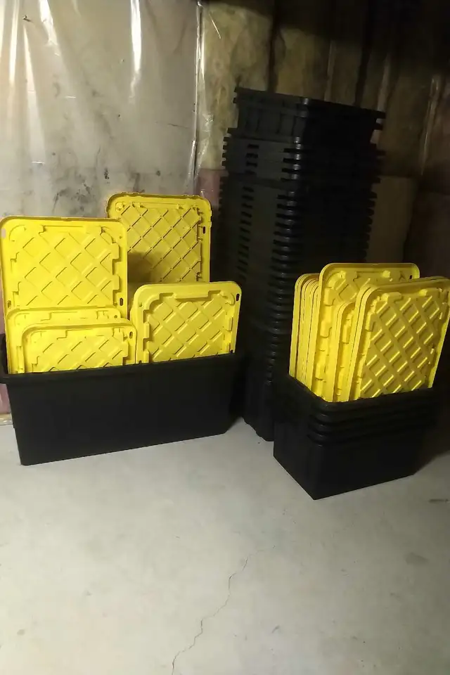 barely used heavy duty plastic totes