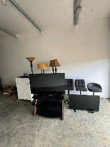 dresser coffee/end tables lamps bar stools tvs ps4