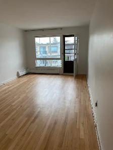 3 1/2  Ahuntsic Heating &New Appliances included - Photo 3