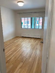 3 1/2  Ahuntsic Heating &New Appliances included - Photo 5