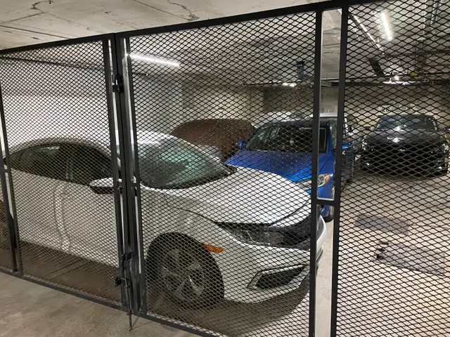 car storage / entreposage d'auto