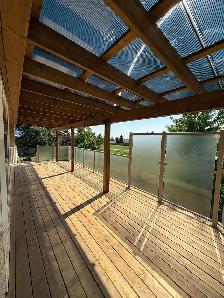 Deck and pergola - Photo 5