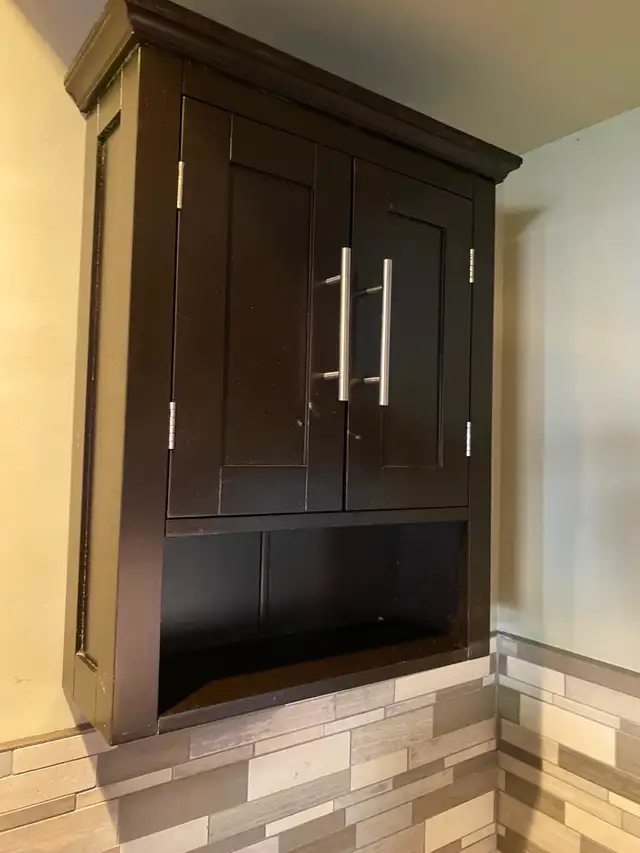 Wall cabinet