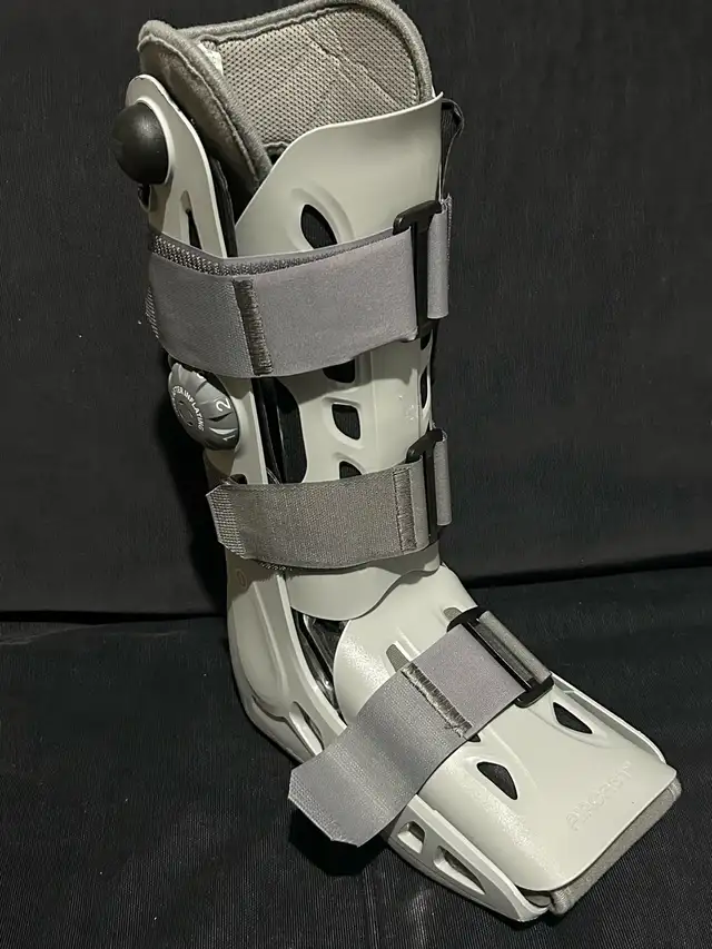 Aircast AirSelect Elite Medium Walking Boot