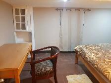 McMasters  furnished Room for Female Students - Photo 2