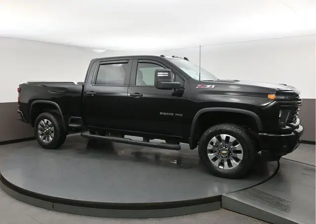 2025 Chevrolet Silverado 2500 CUSTOM Strong Towing, Bold Styling