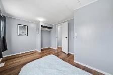 Fantastic deck and yard, spacious interior living area! - Photo 13
