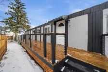 Fantastic deck and yard, spacious interior living area! - Photo 19