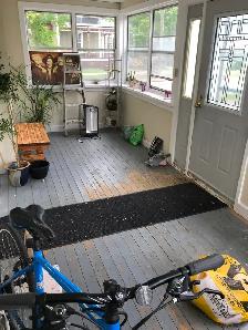 Room For Rent (Downtown Apartment) Dog & Cat Friendly - Open Now - Photo 8