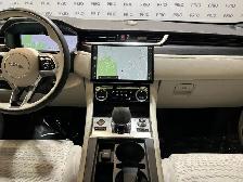 2024 Jaguar F-PACE - Photo 22