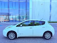 2015 Nissan Leaf S 4dr Hatchback Automatic - Photo 2