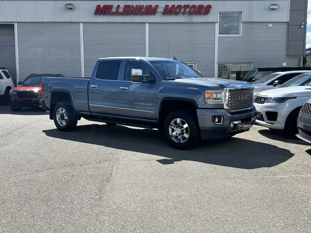 2016 GMC Sierra 3500HD DENALI DURAMAX DIESEL CREW CAB 4X4/NAVI/B
