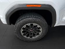 2026 GMC Canyon - Photo 14