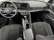 Hyundai Elantra Essential 2025 à vendre - Photo 12