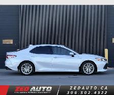 2018 Toyota Camry XLE Hybrid - Photo 6
