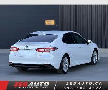 2018 Toyota Camry XLE Hybrid - Photo 9
