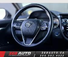 2018 Toyota Camry XLE Hybrid - Photo 16