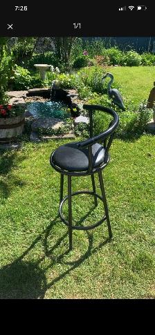 Bar stool