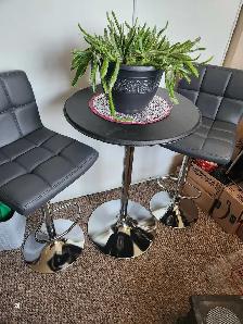 bar stools n table set 4 sale
