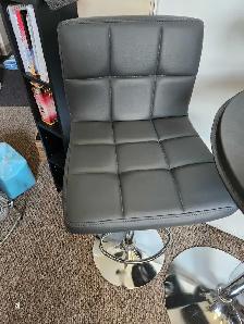 bar stools n table set 4 sale - Photo 2