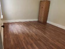 One bedroom on main floor in Hamilton - Photo 3