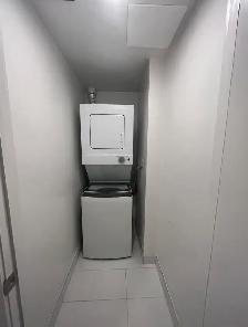 DT Yonge Dundas condo 1 bedroom with bathroom available July1 - Photo 5