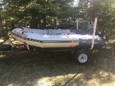 ZODIAC, MOTOR & TRAILER - Photo 2