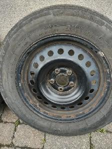 225-65R17x4 pneus été Rovela sur jante Nissan Rogue 2018. - Photo 2