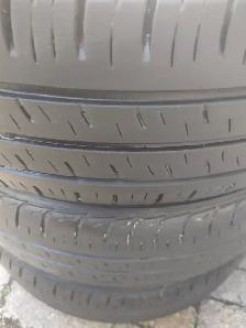 185-65R15x3 pneus été Kumho Solus tres bon état.