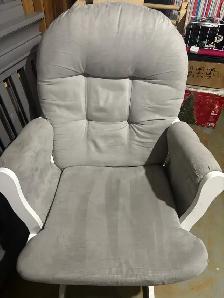 Glider Rocking Chair - Photo 3